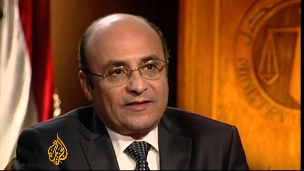 سيُعاد محاكمة مبارك رئيس مصر على خلفية مقتل المتظاهرين