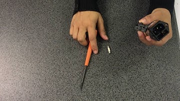 Inserting a Fuse into a GG Series Power Entry Module