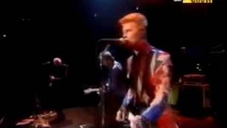 DAVID BOWIE &  SONIC YOUTH - I'm Afraid Of Americans chords