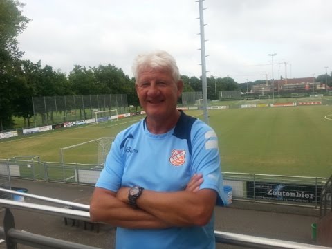 Trainer Asv Dronten niet verantwoordelijk voor vier degradaties: „Seizoenen niet afgemaakt”