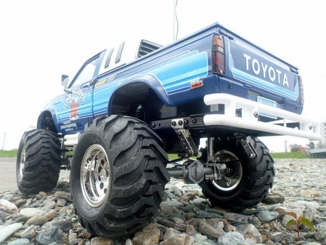 タミヤ ハイラックス4WDハイリフト(RN36) 完成したので記念撮影