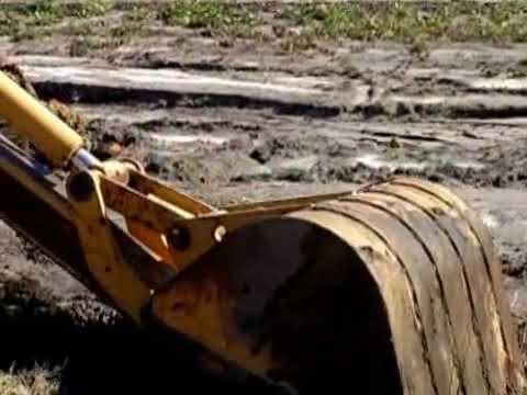 How to Use an Extendahoe on a Backhoe