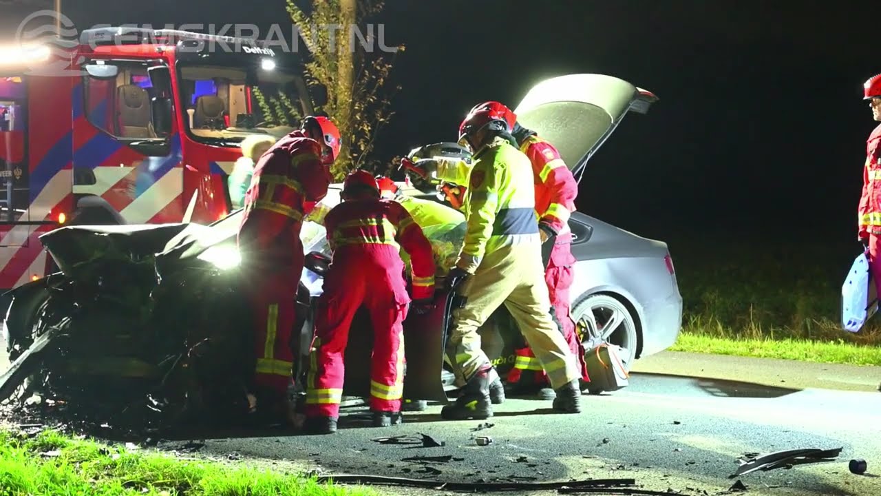 Twee zwaargewonden na aanrijding op de Hogelandsterweg bij Delfzijl