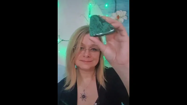 Reiki to remove manifestation blocks. Asmr Malachite crystal healing #shorts