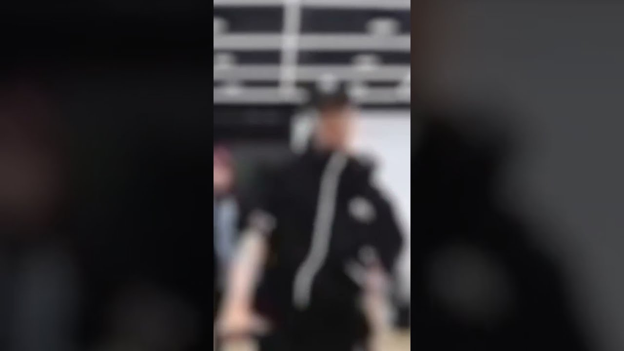 HOW IS HE SO FUCKING HOT😳🔥