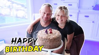 Reese Bakes Her First Cake | The LeRoys