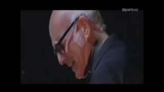 Ludovico Einaudi - Newton&#39;s Cradle live @Verona