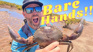 How to catch Mudcrabs Bare Hands!!!! Walking remote coastline for Monster Muddys!! #mudcrab