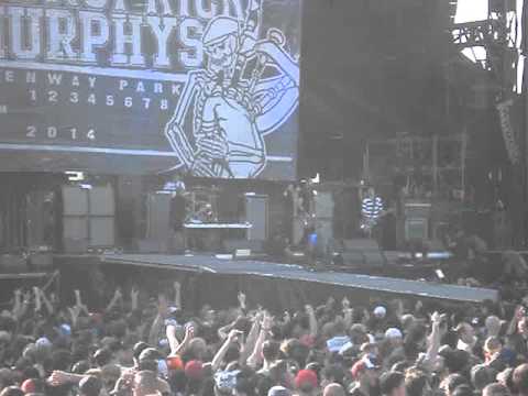 Dropkick Murphys - T.N.T. (Montreal August 9, 2014) Video 1 of 2 auf YouTube ansehen