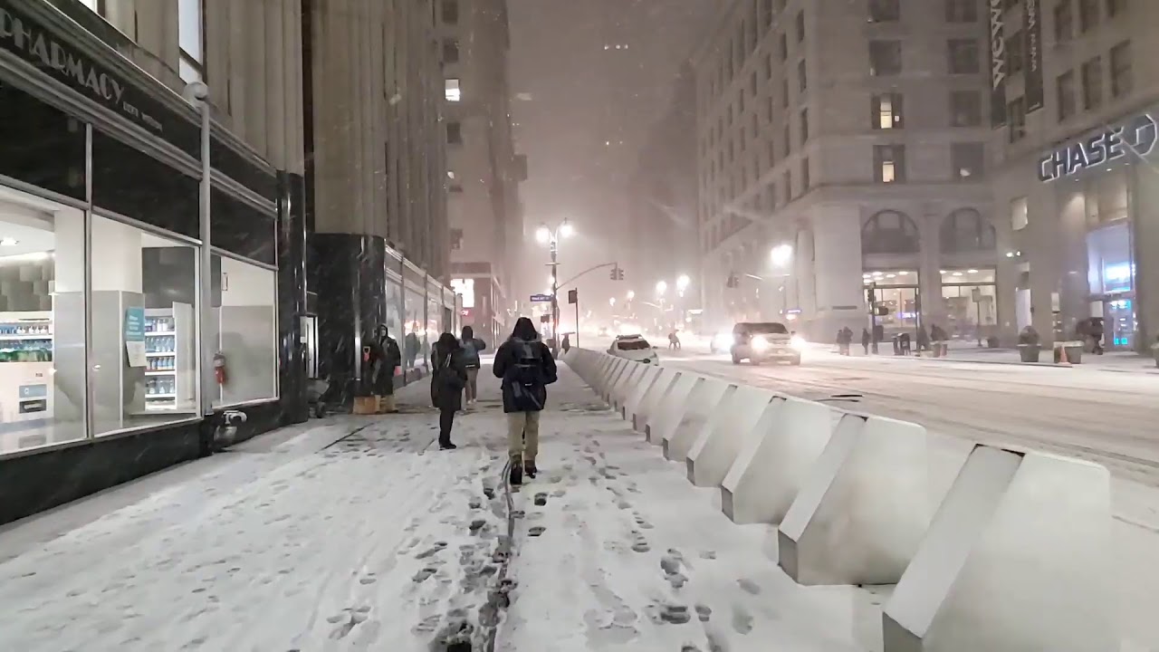 NYC LIVE Snow Walk ⛄ in Manhattan (December 16, 2020) YouTube