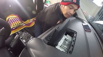 Mazda CX3 2019 info screen removal