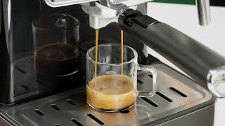 Jak připravit dokonalé Espresso pomocí kávovaru u Vás doma
