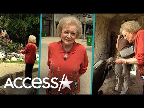 Betty White&rsquo;s Love For Animals Is Undeniable In Throwback Video