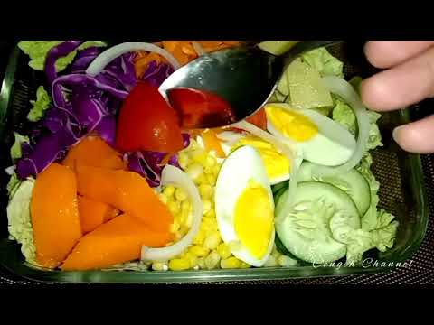 Video: Berapa Banyak Kalori Dalam Salad 