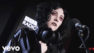 Pale Waves - Eighteen (in the Live Lounge)