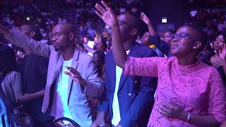 Miniatura del video "Tshwane Gospel Choir-Through It All-(Live) ft Bongani Kokozela, Moshe Matseke"
