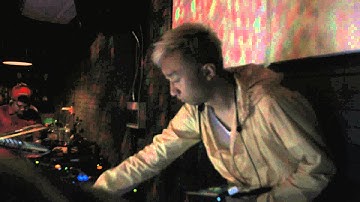 Mike Gao in Bangkok by Surfacenoise (Sneakavilla)