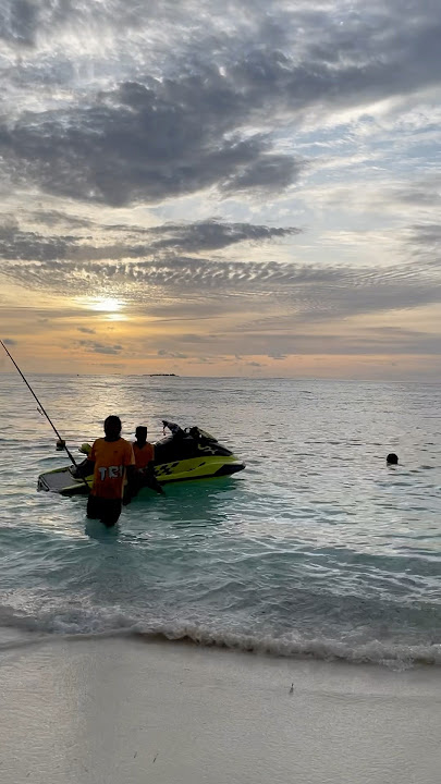 Maafushi Island Beach Walking Around, Maldives #maldives #beach