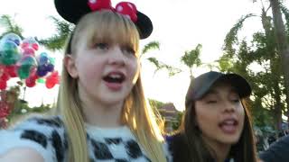 VLOGMAS DAY 1 | Disneyland with Angelic