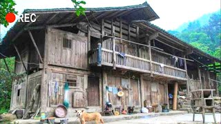 Three talented college students transformed a dilapidated old house into a luxury villa