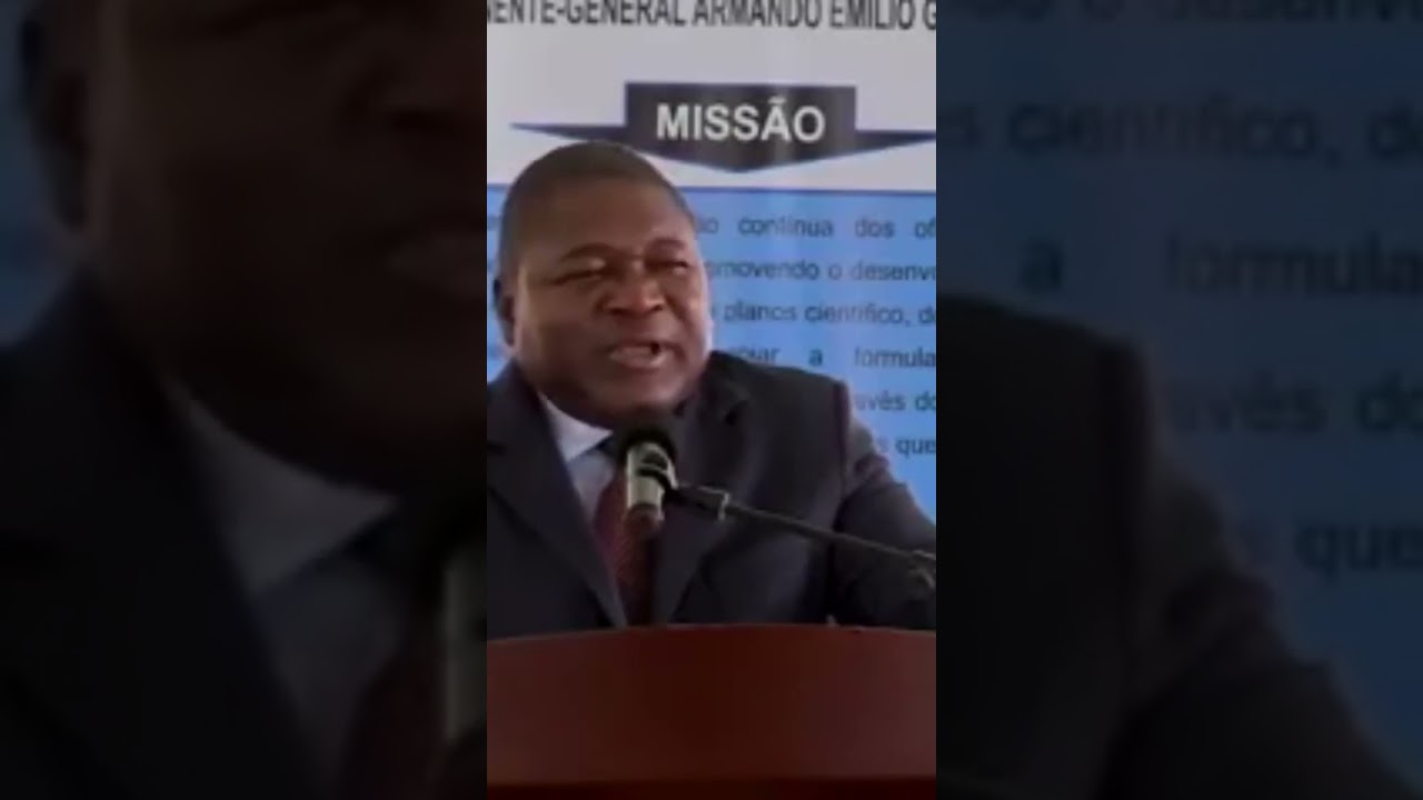 Come lá,beba-lá água irmão kkk presidente Filipe jacinto nyusi tá fazer memes #namicopo😃