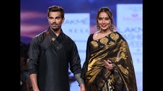 Bipasha Basu & Karan Grover Walk For Sanjukta Dutta | Spring/Summer 2020 | Lakme Fashion Week
