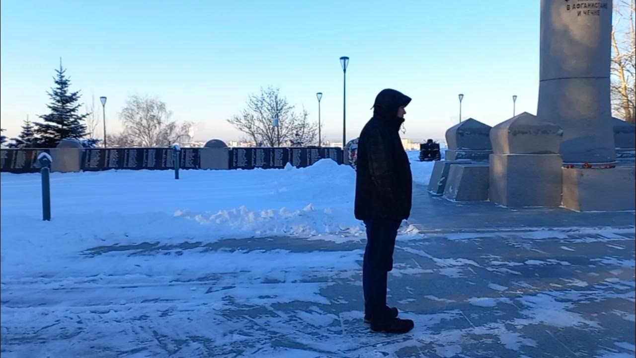 чёрные тучи грозовые. тучи гроза. тучи над самарой. светила небесные луна. гало природное явление в туле.