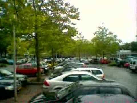 Video: Parkeer Oor Die Reddingsdiens