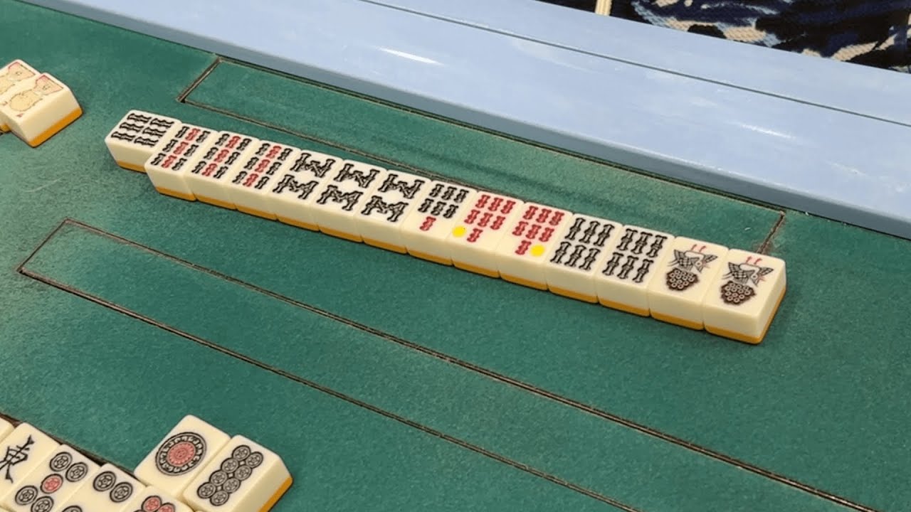麻雀人生で初めて四暗刻四連刻のダブル役満を拝みました - YouTube