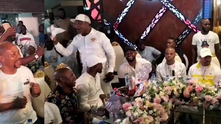 SEE HOW CROWD SÇR€AM AS PASUMA ENTERTAIN MC OLUOMO WITH HIS OLD SKOOL MUSIC