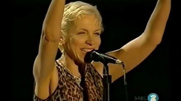 Annie Lennox Waiting In Vain Live at 46664 Concert 2005