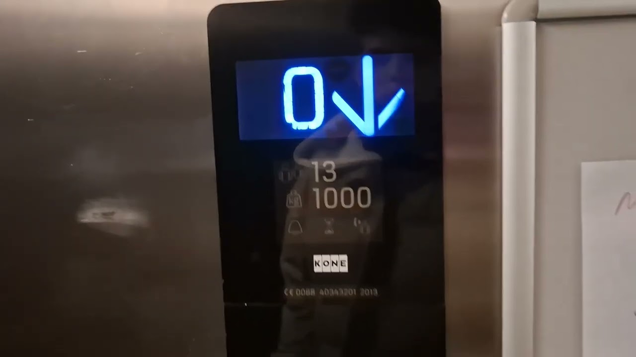 Winda KONE w Hotelu Młyn w Toruniu  rok budowy 2013,1000kg 13 Osób z nowy Wyświetlaczem