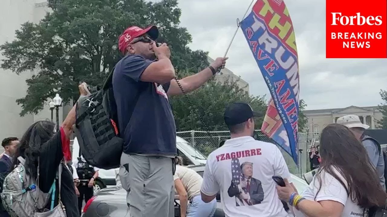 JUST IN: Pro-Trump Supporters Clash With Protesters As Trump Arrives For Jan. 6 Arraignment