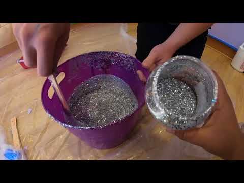 Make your own easy mess free DIY Glitter paint