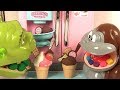 Shrek et le singe mangent des glaces rfrigrateur jouet pte  modeler