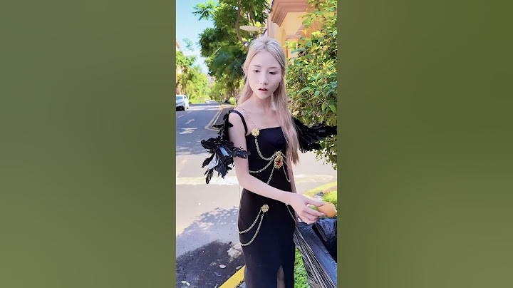 人美心善的白天使帮助乞丐。#天使 #小丑 #超人不会飞