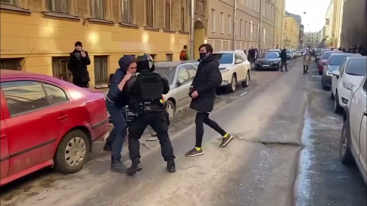 Нападение на полицейских