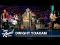 Dwight Yoakam – Santa Claus Is Back in Town