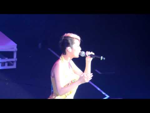 楊丞琳為愛啟丞世界巡迴演唱會 (香港站) 2012-12-14 (Part 8)