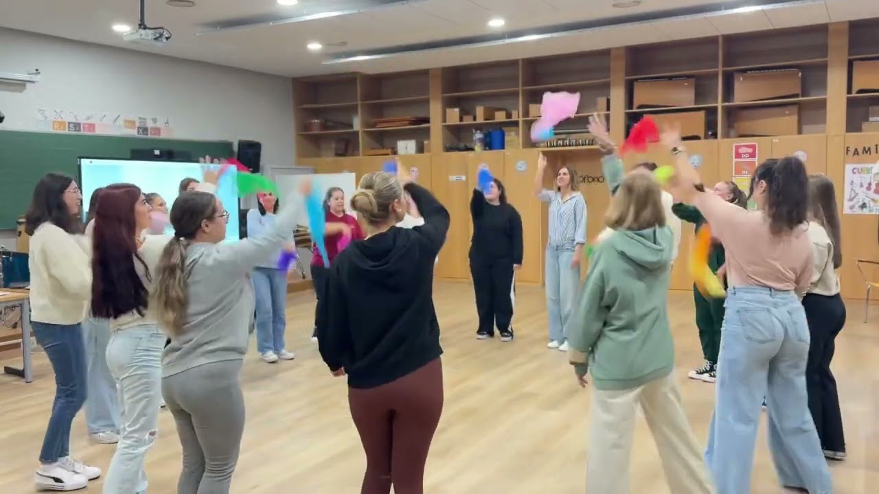 01. ACTIVIDADES DE MÚSICA Y MOVIMIENTO CON PAÑUELOS