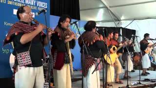 Video thumbnail of "Bolivian Music Performance by Los Masis"