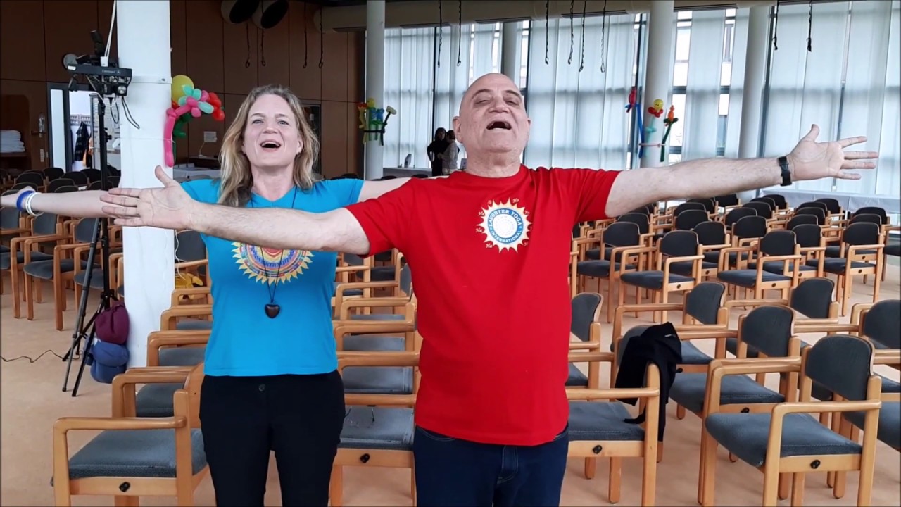 "Ein-Meter-Lachen plus tiefe Atmung" mit Dr. Madan Kataria