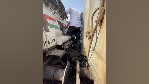 Short video how to connect IV coupler and UIC in LOCO for HOG supply in trains.