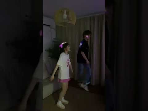 王心凌女孩拉着男朋友来报道！【抖音男朋友你睡醒了吗】