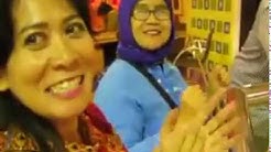 CERITA CINTA SUMINAH DAN TUKANG SAPU ~ Ebiet G. Ade (Covered by : BIETcoustic)  - Durasi: 4:00. 