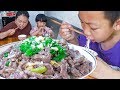 婆婆要回來了，媳婦一開心，上街買好吃的 | Go to the street to buy beef, do boiled beef, delicious