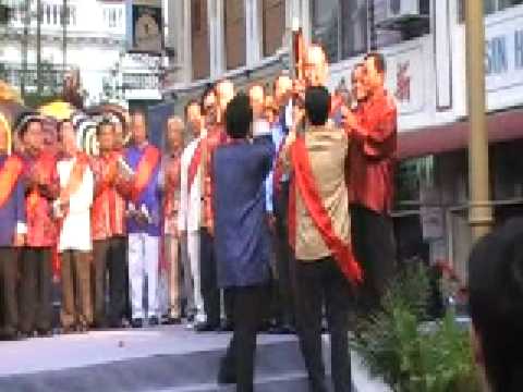 2009新春街头庙会大团拜3