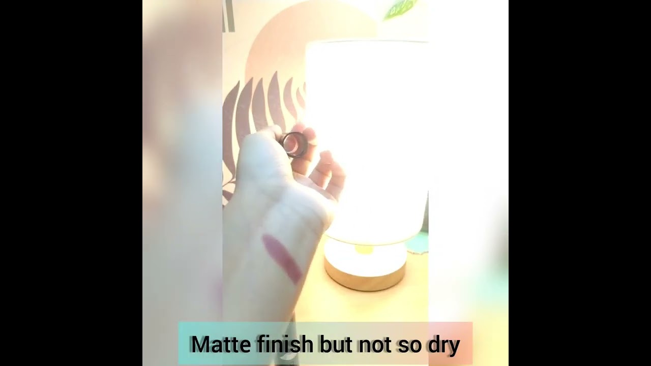 Wet n wild Megalast lipstick swatches. Mochalicious, Spotlight Red