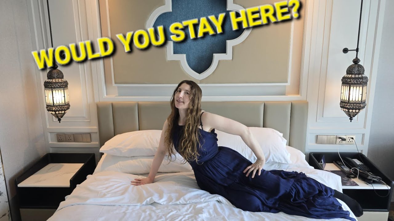 "FIVE-STAR" HOTEL ROOM TOUR IN BANGKOK // THE GOOD, THE BAD AND THE DISAPPOINTING!