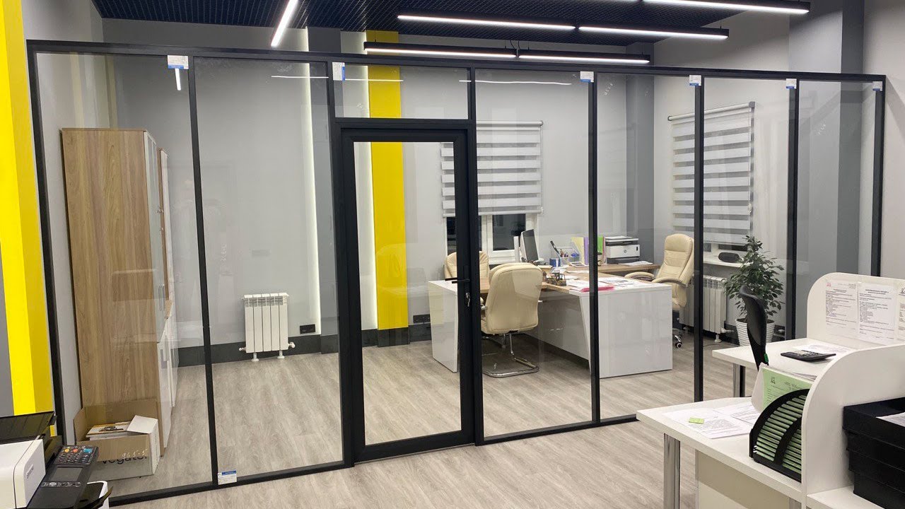 Монтаж стеклянной перегородки - YouTube